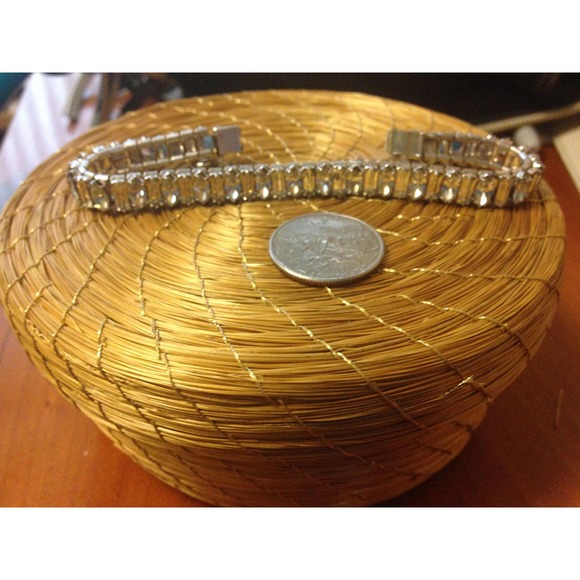 Classic Crystal Tennis Bracelet - Picture 7 of 7